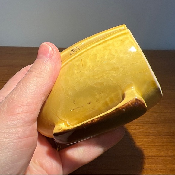 Yellow Clothing Iron Grand Ole Opry Design Salt & Pepper Shaker Shakers Japan - Picture 7 of 9